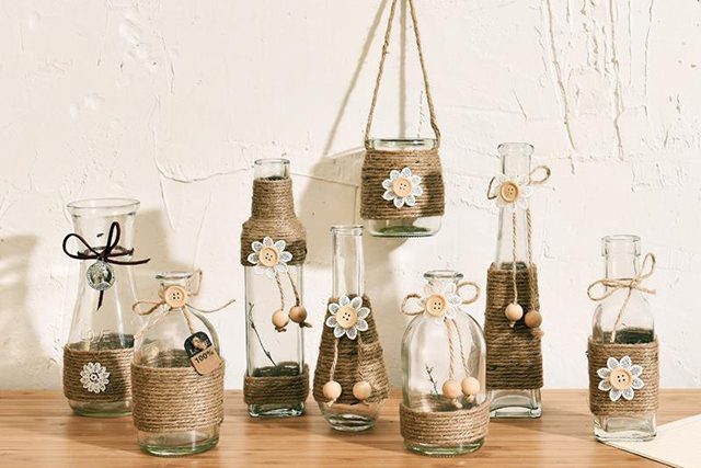 Lọ thủy tinh là lựa chọn lý tưởng để tạo nên các khu vườn mini (terrarium) độc đáo.